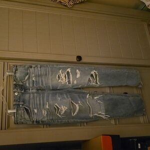 Womens American Eagle ripped Jeans size 6 short